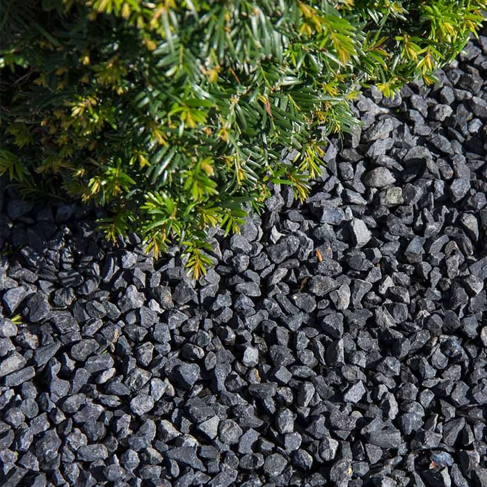 Basalt split 8 - 11mm aangelegd