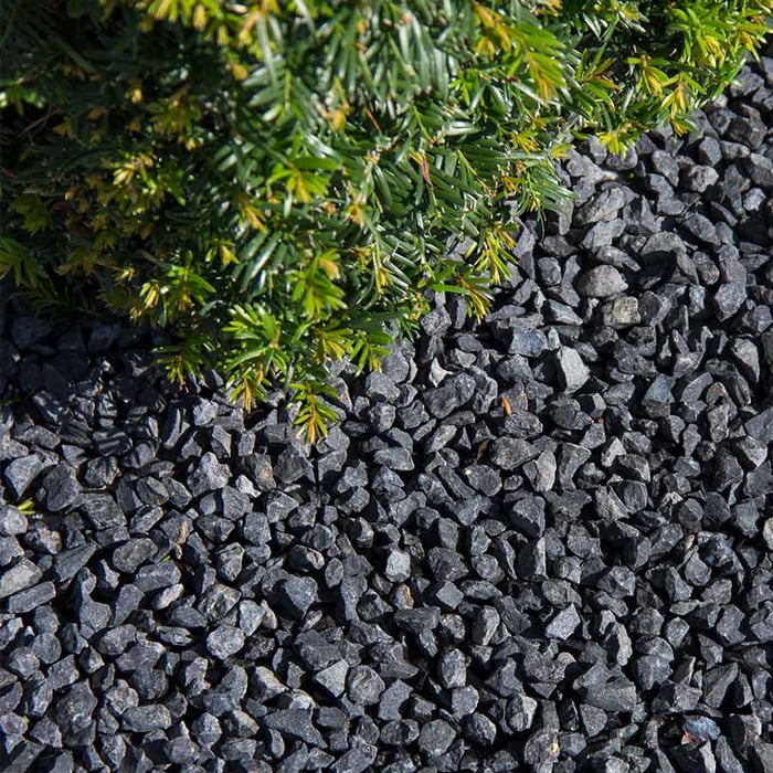 Basalt split 8 - 11mm aangelegd