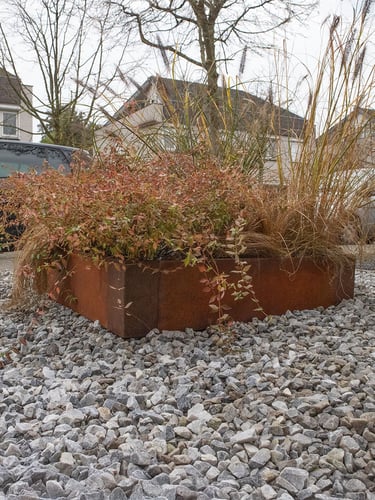 Multi-Edge ADVANCE Corten staal Borderbak aangelegd