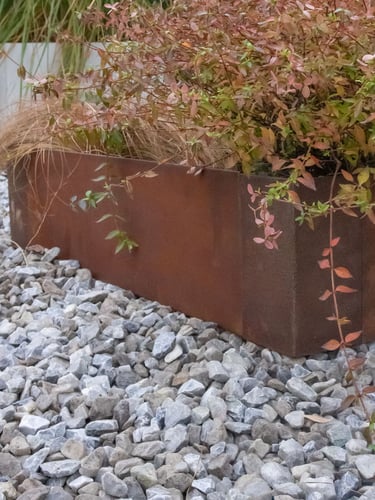 Multi-Edge ADVANCE Corten staal Borderbak aangelegd