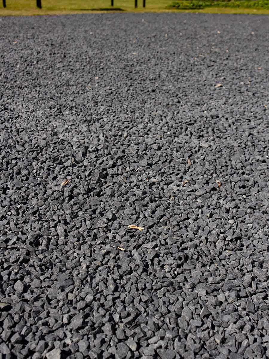 Basalt split 16 - 32mm aangelegd