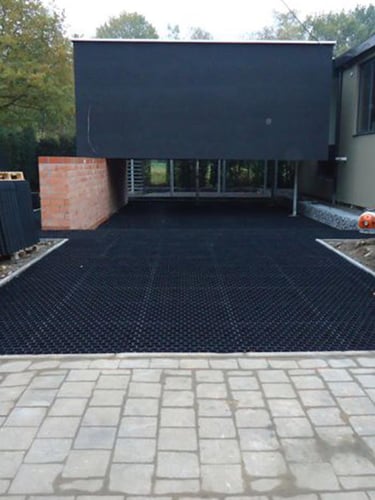 Easygravel 3XL grindmatten zwart aangelegd