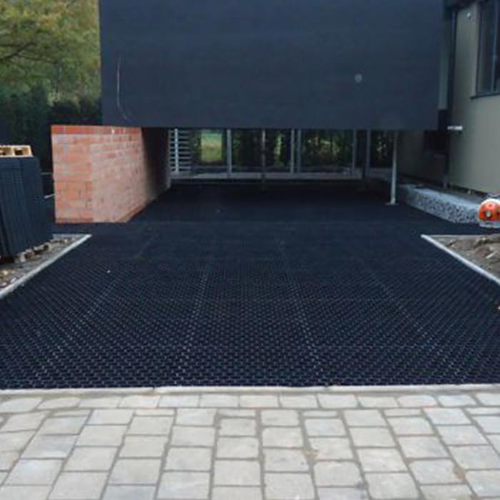 Easygravel 3XL grindmatten zwart aangelegd