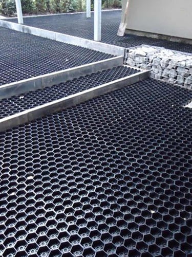 Easygravel 3XL grindmatten zwart aangelegd