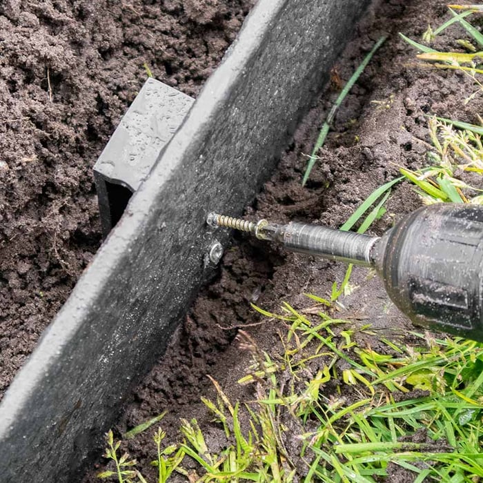 Multi-Edge ECO paaltjes zwart aangelegd