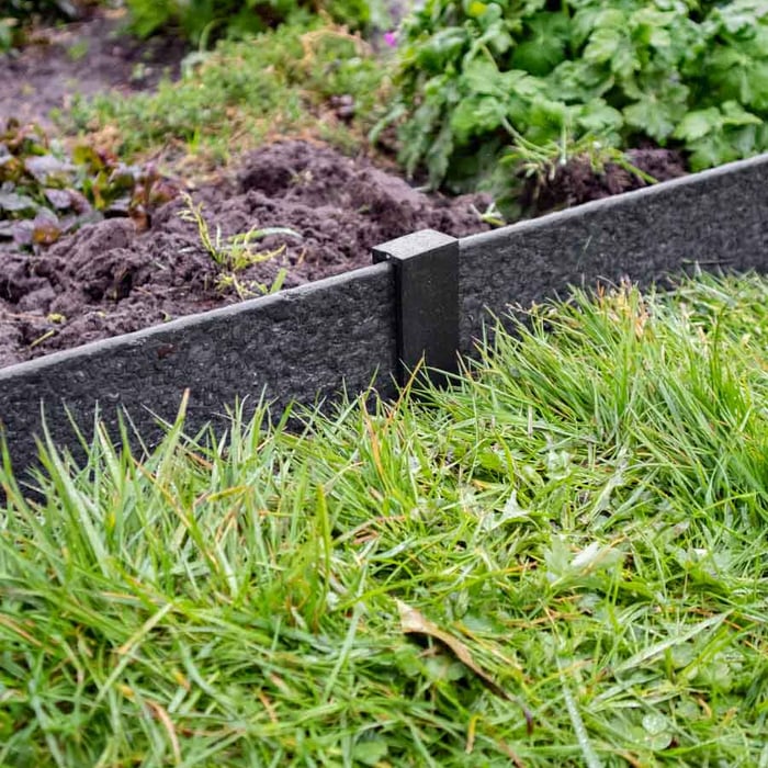 Multi-Edge ECO paaltjes zwart aangelegd via voorzijde / zichtzijde